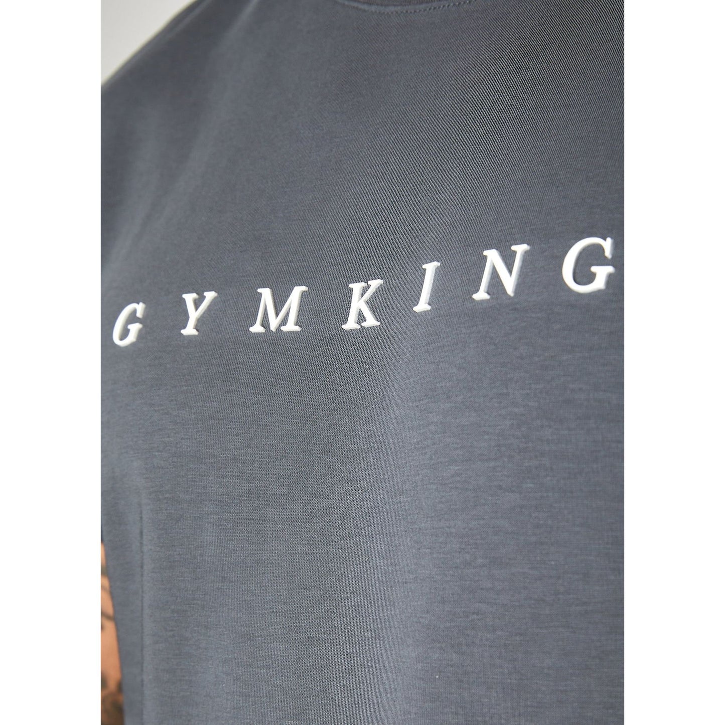 Gym King Linear Print Tee - Graphite
